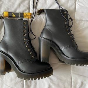 KENDRA Dr. Martens